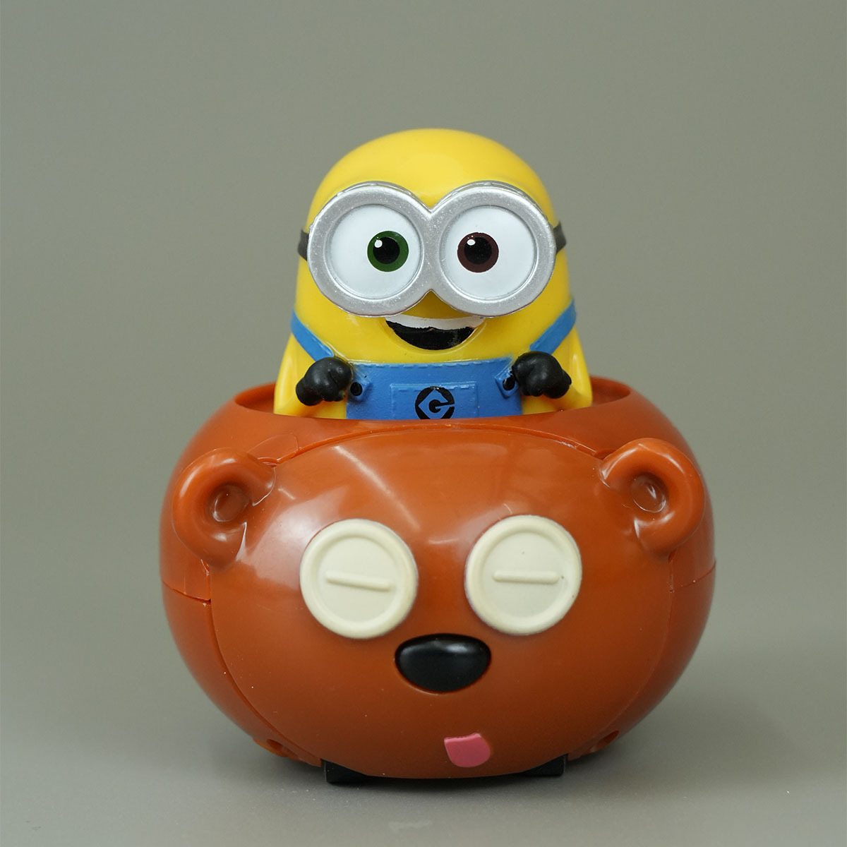 Minions - Bear pull back function car (with sound)